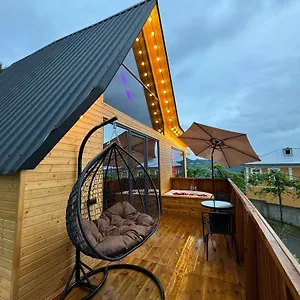 Uptown Yard & Jacuzzi شاليه